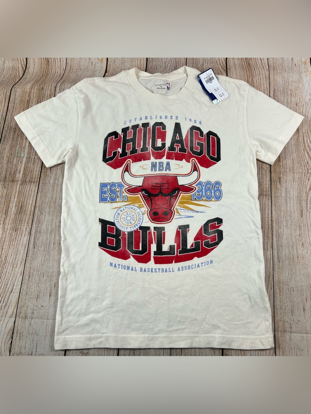 NWT Abercrombie & Fitch Chicago Bulle NBA T Shirt Size Small